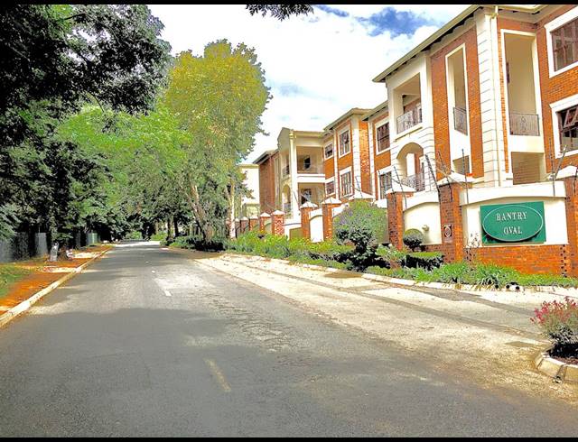 2 BEDROOM APARTMENT RENTED IN BRYANSTON
